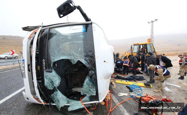 Malatya'da yolcu midibüsü devrildi: 7 ölü, 15 yaralı