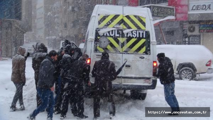 Van'da 3, Hakkari'de 2, Bitlis'te 1 ilçede okullara kar tatili