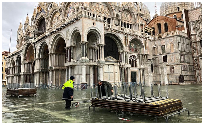 Venedik yeniden sular altında