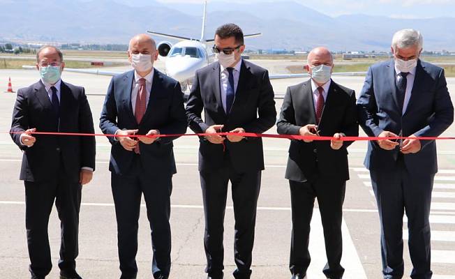 Bakan Karaismailoğlu, Erzurum Havalimanı'nda CAT3 pistini açtı