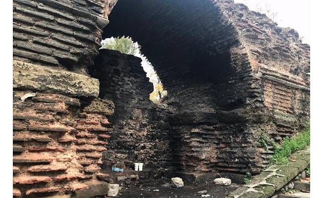 Tarihi Yarımburgaz Mağarası, Vlora Han ve Aziz Polyeuktos Kilisesi için zaman daraldı