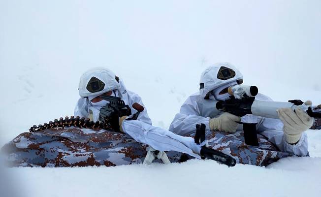 'Eren-7 Mercan Munzur Operasyonu' 2 metrelik kar kalınlığında sürüyor