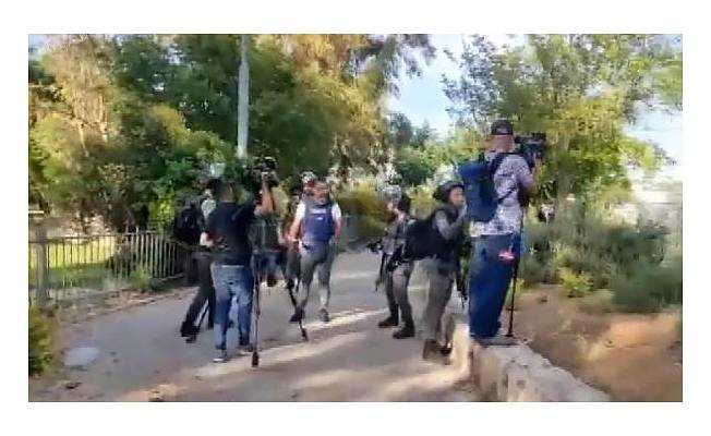 İsrail polisinden haber takibi yapan gazetecilere saldırı