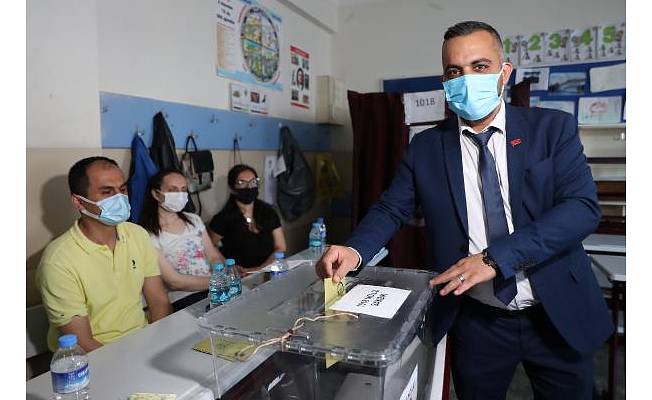 İstanbul'da 14 mahallede seçim heyecanı başladı