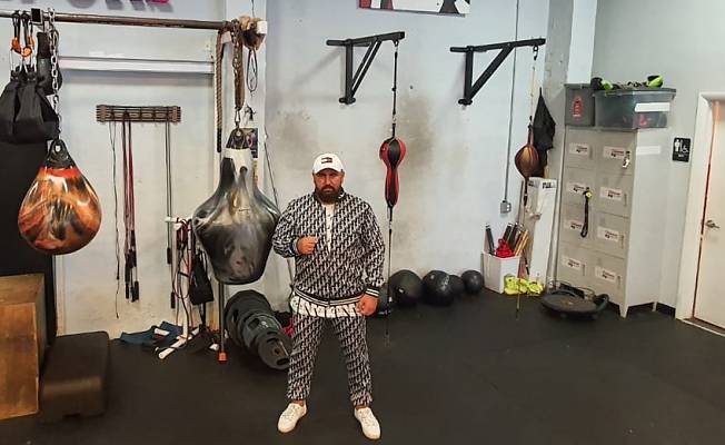 Serdar Avcı, WBC kemeri için efsanevi boksör Muhammed Ali'nin salonunda çalışıyor