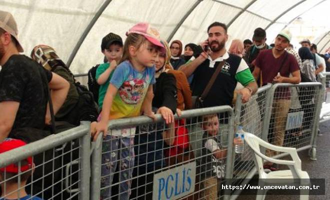 Bayram için 21 bin 500 Suriyeli, Öncüpınar'dan ülkesine gitti