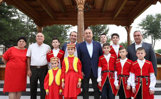 Dışişleri Bakanı Çavuşoğlu, Özbekistan’da Ahıska Türkleriyle buluştu