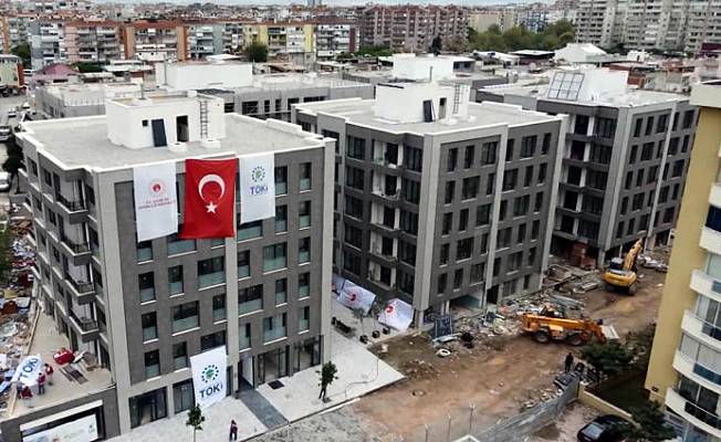 Yıkıcı İzmir depreminin yaralı sarıldı, yeni binalar yükseldi