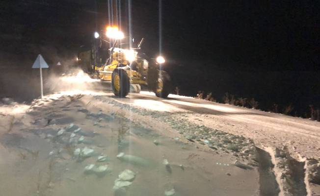 Kars'ta kardan kapalı 50 köy yolundan 34'ü açıldı
