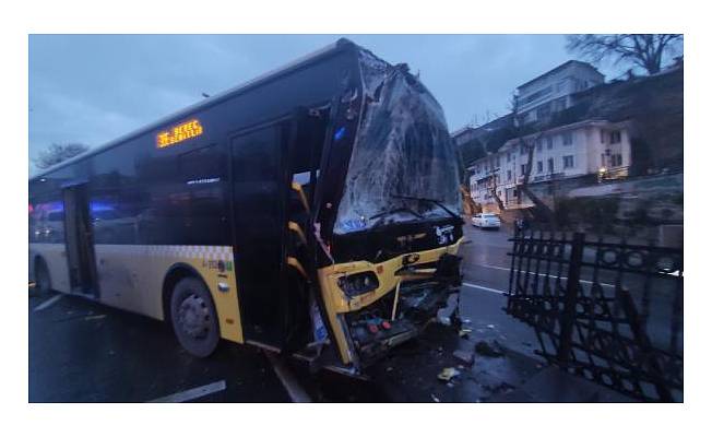 Fatih'te İETT otobüsleri çarpıştı: 8 yaralı
