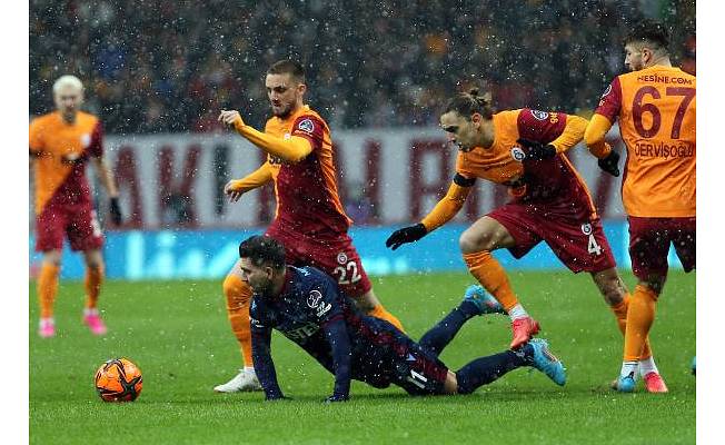 Galatasaray komadan çıkamıyor