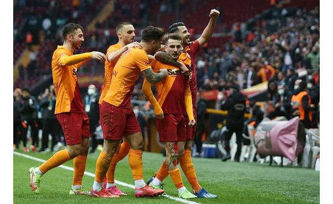 Galatasaray yara sarmaya çalışıyor