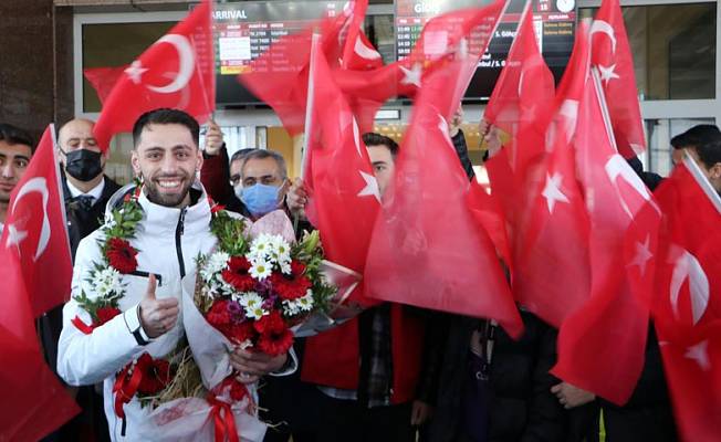 Fatih Arda İpcioğlu, memleketi Erzurum'da coşkuyla karşılandı