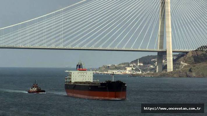 Ukrayna açıklarında füze isabet eden gemi İstanbul'da 