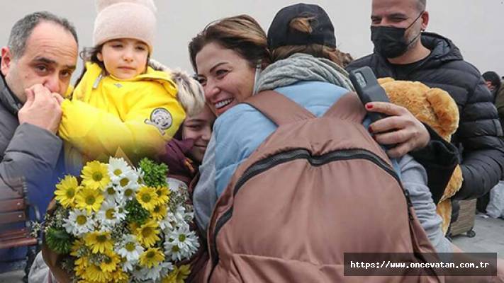 Ukrayna'dan gelen ilk kafile İstanbul'a ulaştı