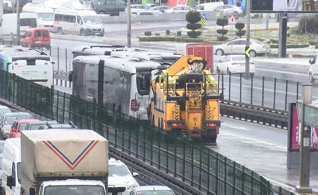 Esenyurt'ta metrobüs kazası; 4 yaralı
