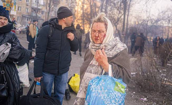 Kiev’in Podil semtine bu sabah füze parçası düştü: 1 ölü