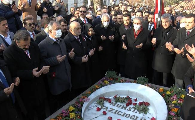 Muhsin Yazıcıoğlu için ölümünün 13'üncü yılında mezarı başında anma