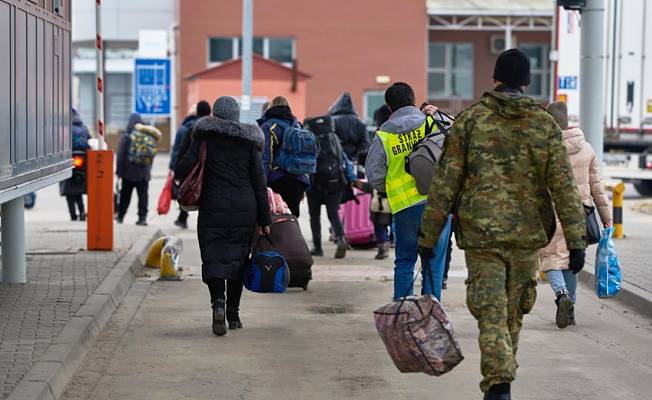 Polonya Sınır Muhafızları: 2 milyondan fazla Ukraynalı Polonya’ya geldi