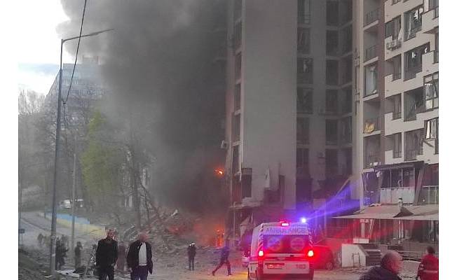 Kiev Belediye Başkanı: Füze saldırılarında 1 kişinin cesedine ulaşıldı