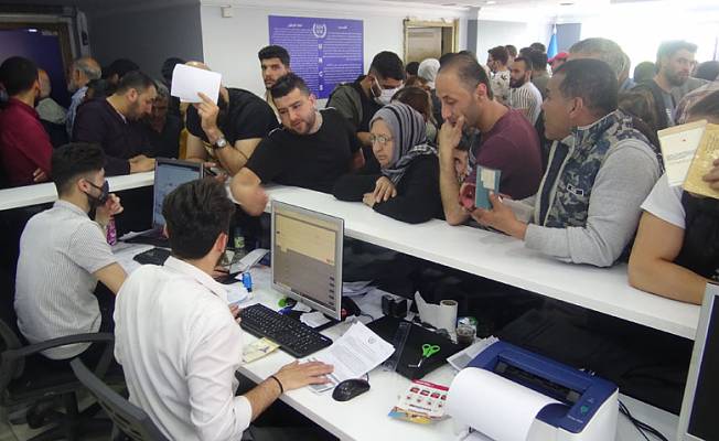 Göçmenlere Avrupa'da iş fırsatı sunan ofiste başvuru yoğunluğu