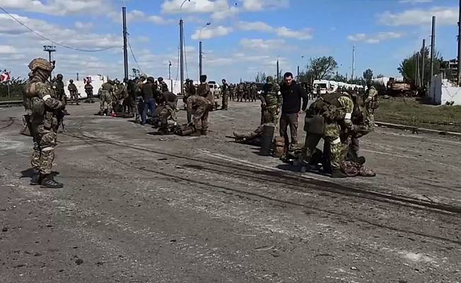 Rusya: 24 saat içinde 29'u yaralı 694 Ukrayna askeri teslim oldu