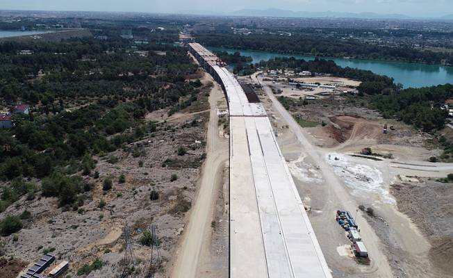 Adana'da 15 Temmuz Şehitler Köprüsü, trafiği yüzde 80 rahatlatacak