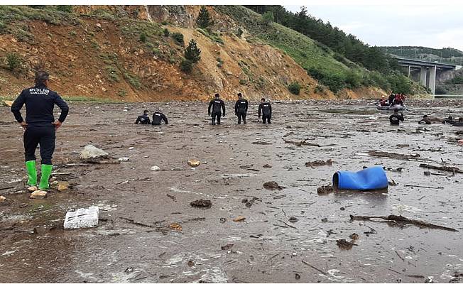 Ankara'da selde kaybolan arıcıyı 350 kişilik ekip arıyor