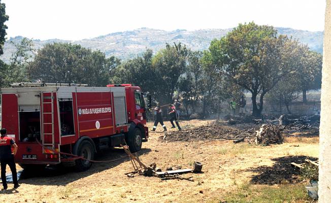 Marmaris'teki orman yangınında ikinci gün; çıkış nedeni için özel ekip kuruldu