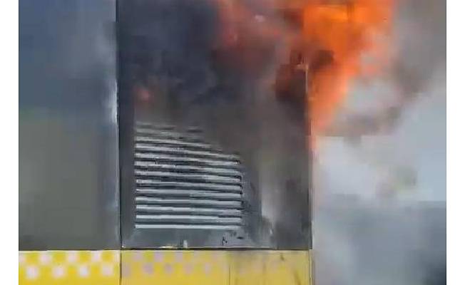 Haliç'te metrobüste yangın