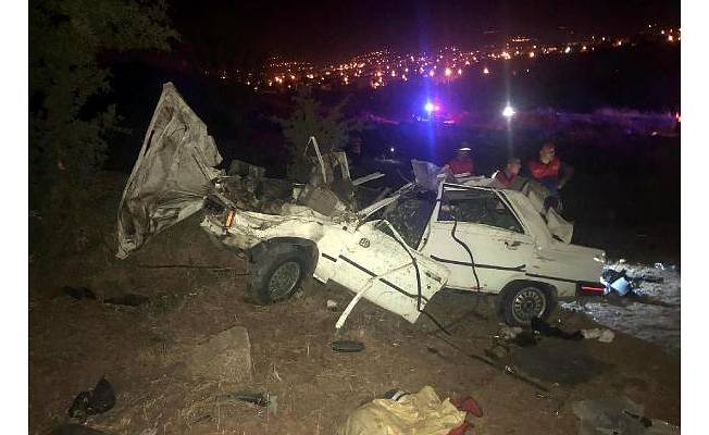 Aydın'da otomobil, uçuruma yuvarlandı: 2 ölü