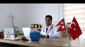 Hastalıktan 2 kardeşini kaybeden Nepalli doktor, çocukları tedavi ediyor